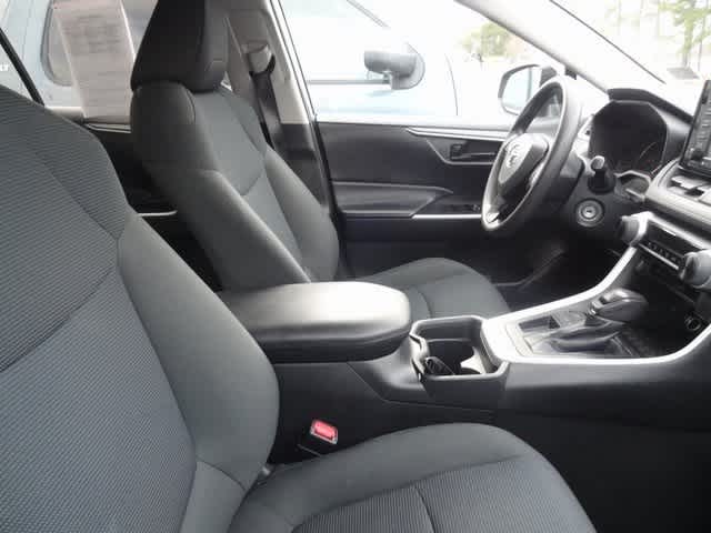 Thumbnail: 2020 Toyota RAV4 - 9