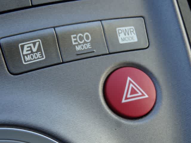 Thumbnail: 2015 Toyota Prius - 15