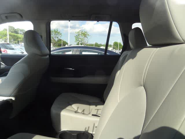 Thumbnail: 2024 Toyota Grand Highlander - 9