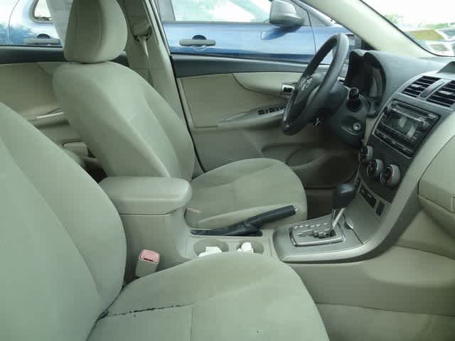 2012 Toyota Corolla LE 9