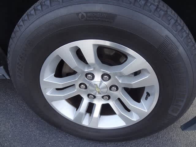 Thumbnail: 2019 Chevrolet Suburban - 11