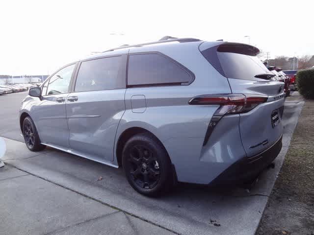 Thumbnail: 2025 Toyota Sienna - 9