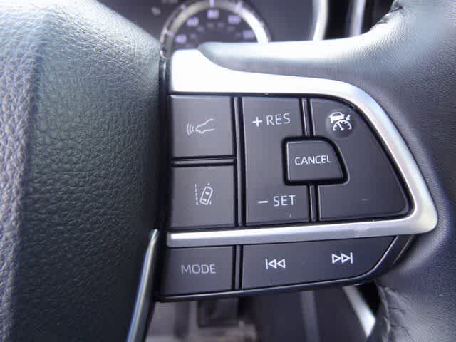 Thumbnail: 2023 Toyota Highlander - 22