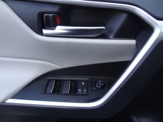 Thumbnail: 2025 Toyota RAV4 - 7