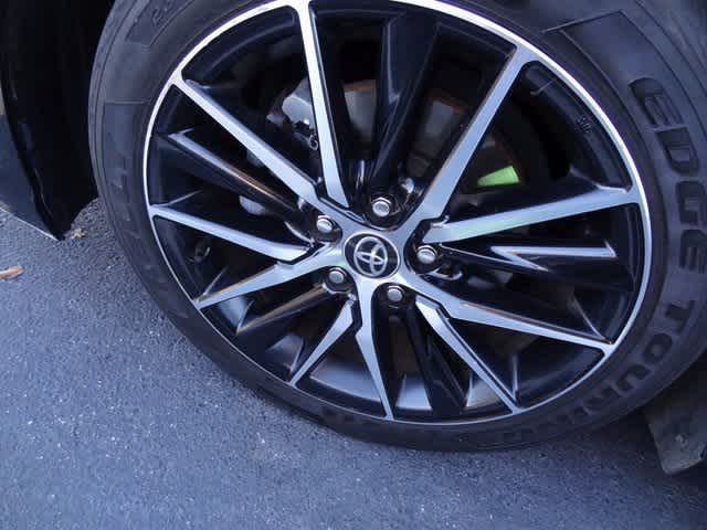 Thumbnail: 2021 Toyota Camry - 10