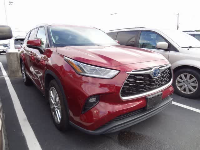 Thumbnail: 2021 Toyota Highlander - 3