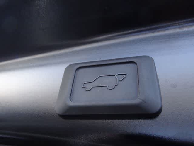 Thumbnail: 2025 Toyota RAV4 - 23