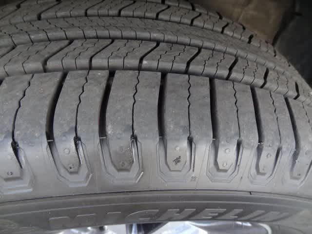 Thumbnail: 2019 Toyota Highlander - 17