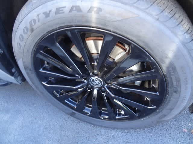 Thumbnail: 2023 Toyota Highlander - 25