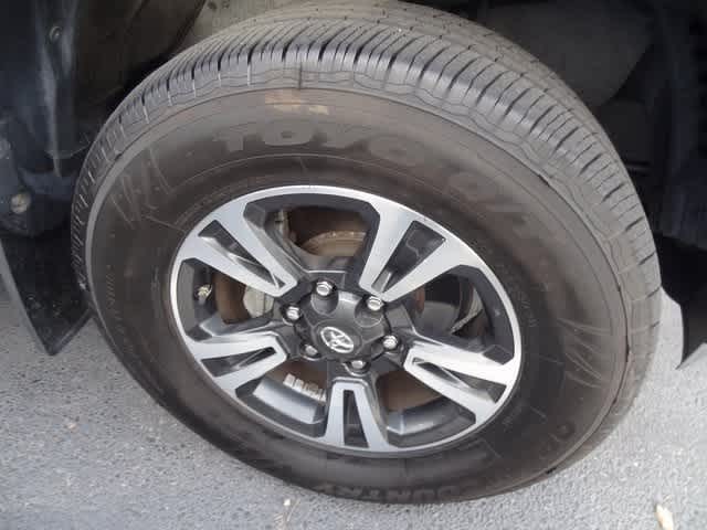 Thumbnail: 2016 Toyota Tacoma - 15