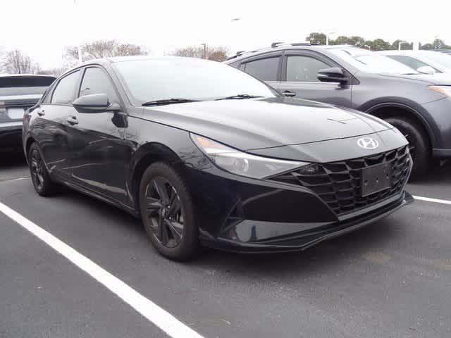 Thumbnail: 2023 Hyundai Elantra - 3