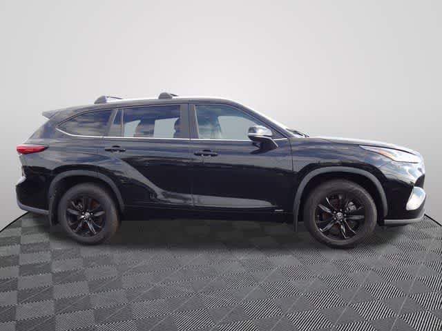 Thumbnail: 2023 Toyota Highlander - 4