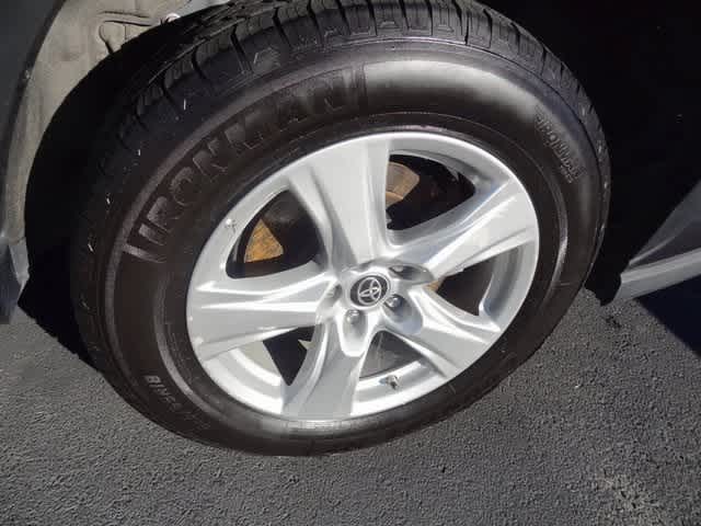 Thumbnail: 2023 Toyota Highlander - 16