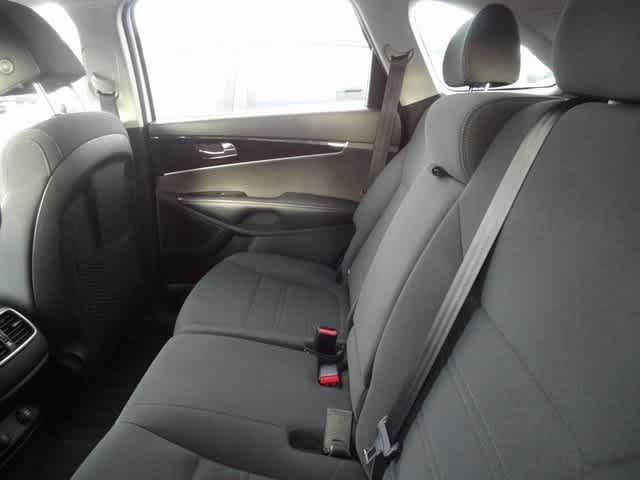 Thumbnail: 2020 Kia Sorento - 9