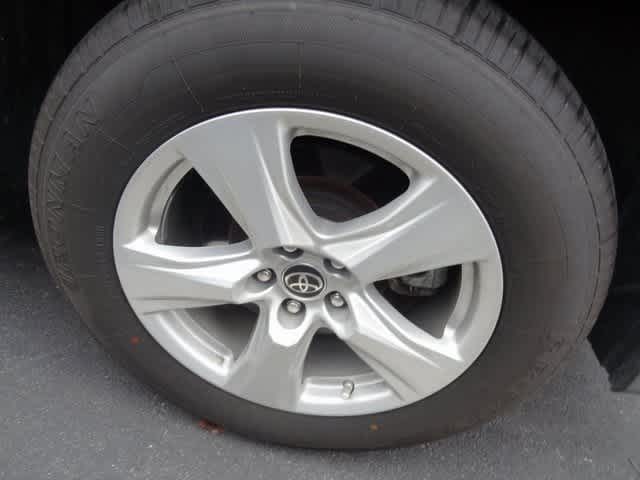 Thumbnail: 2023 Toyota Highlander - 14