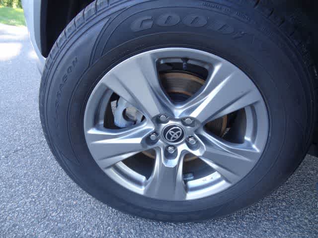 Thumbnail: 2024 Toyota RAV4 - 31