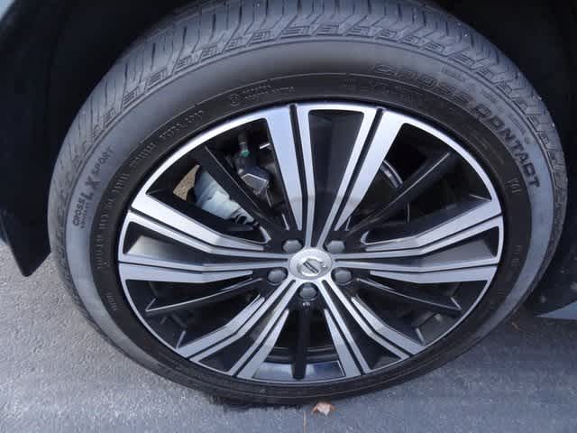 Thumbnail: 2022 Volvo XC60 - 15