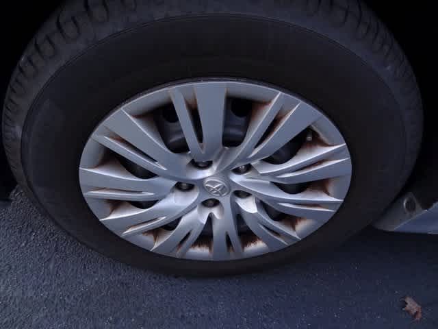 Thumbnail: 2012 Toyota Camry - 21