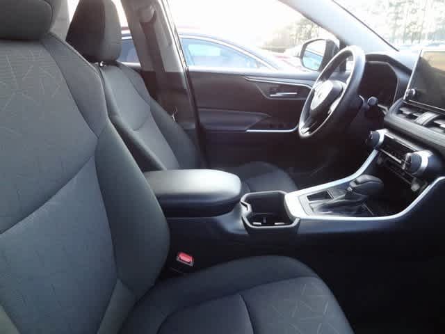 Thumbnail: 2025 Toyota RAV4 - 8