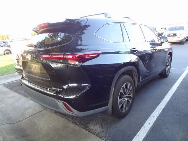Thumbnail: 2020 Toyota Highlander - 4