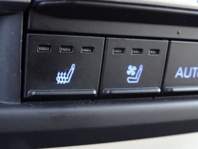 Thumbnail: 2023 Toyota Sienna - 44