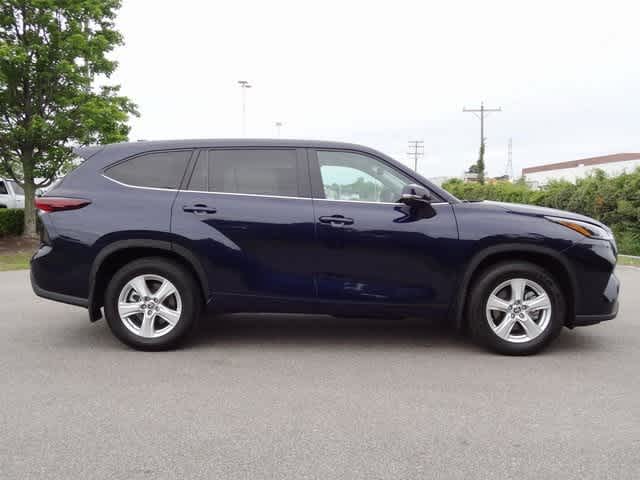 2024 Toyota Highlander LE 7