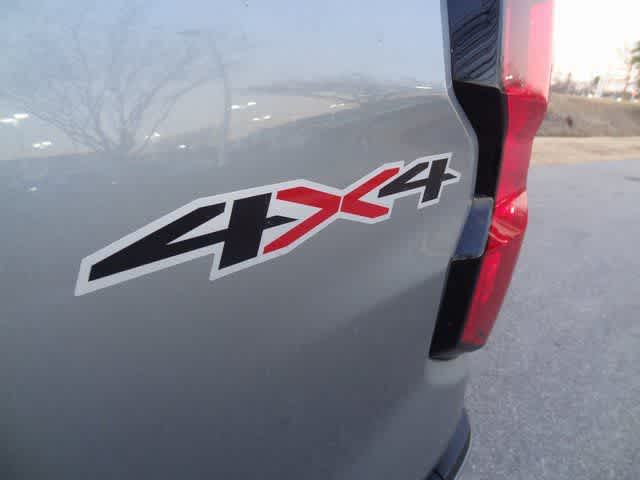 Thumbnail: 2024 Chevrolet Colorado - 35