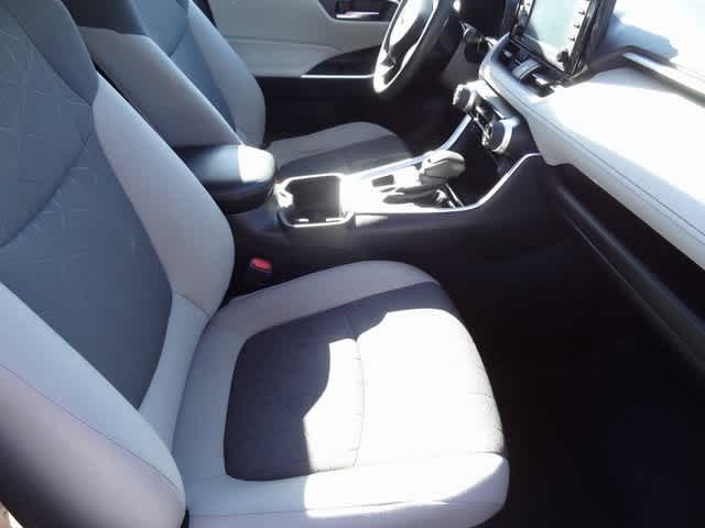 Thumbnail: 2022 Toyota RAV4 - 25