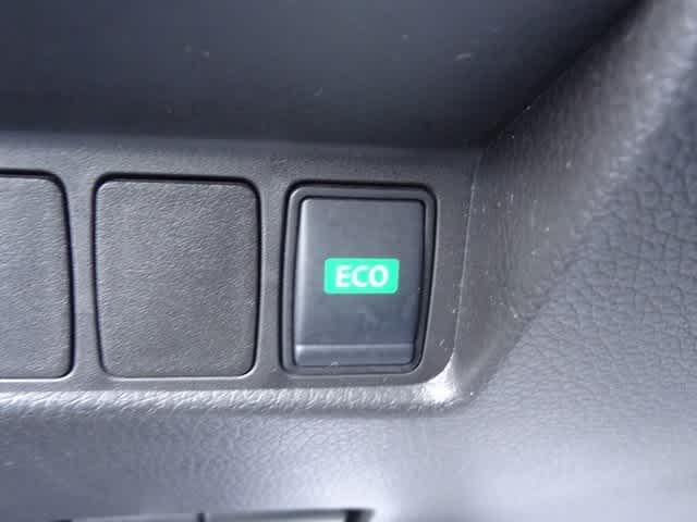 Thumbnail: 2019 Nissan Rogue Sport - 18