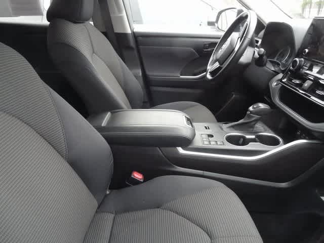 Thumbnail: 2023 Toyota Highlander - 11