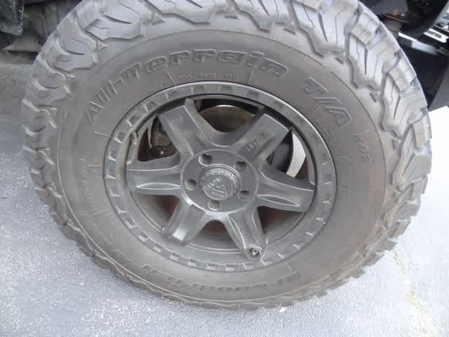 Thumbnail: 2014 Jeep Wrangler - 9