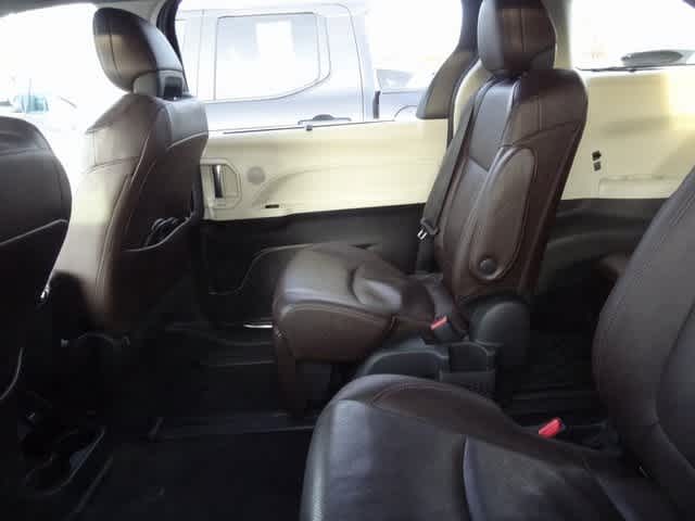 Thumbnail: 2023 Toyota Sienna - 8
