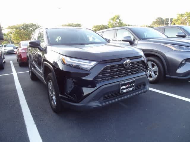 Thumbnail: 2022 Toyota RAV4 - 3