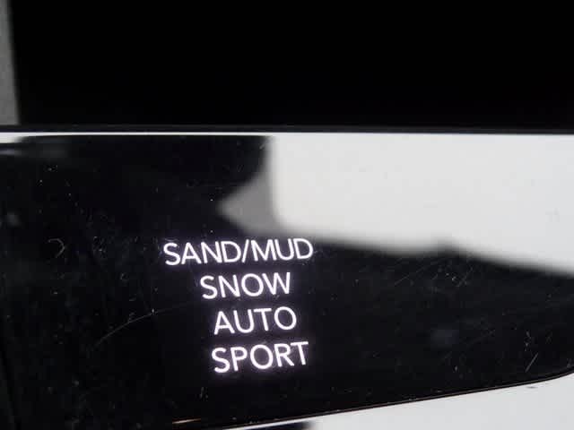 Thumbnail: 2023 Jeep Grand Cherokee - 14