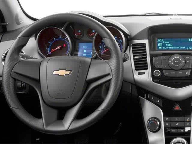 Thumbnail: 2013 Chevrolet Cruze - 4