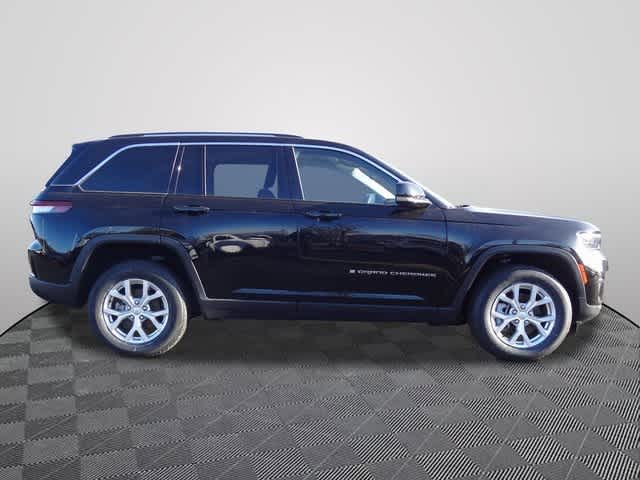 Thumbnail: 2023 Jeep Grand Cherokee - 4