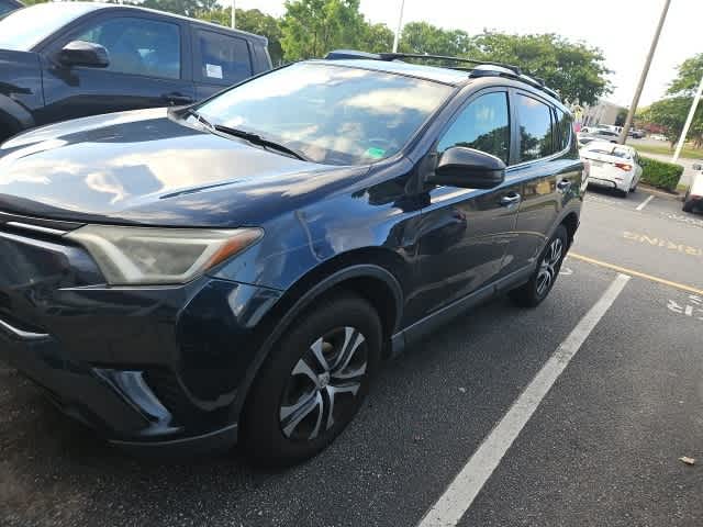 Thumbnail: 2017 Toyota RAV4 - 4