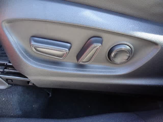 Thumbnail: 2023 Toyota Corolla Cross - 7