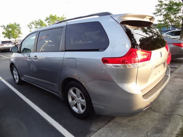 2011 Toyota Sienna LE 6