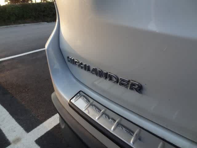 Thumbnail: 2015 Toyota Highlander - 5