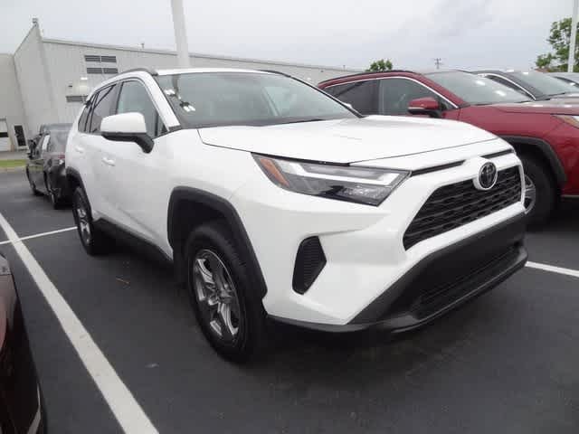 2024 Toyota RAV4 XLE 3