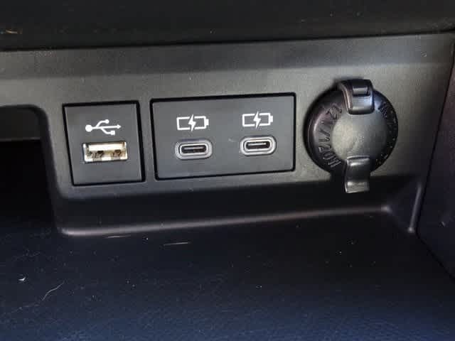 Thumbnail: 2023 Toyota Highlander - 10