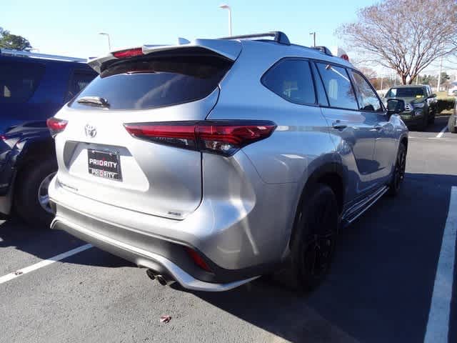 Thumbnail: 2023 Toyota Highlander - 4