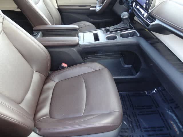 Thumbnail: 2023 Toyota Sienna - 27