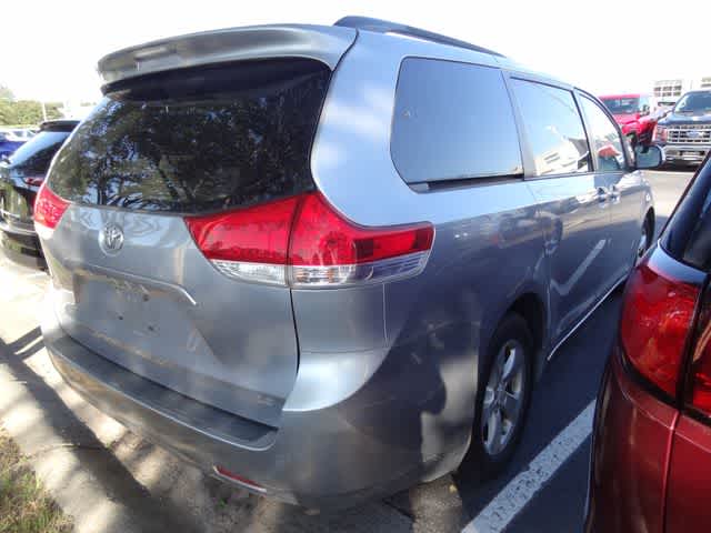 Thumbnail: 2012 Toyota Sienna - 4