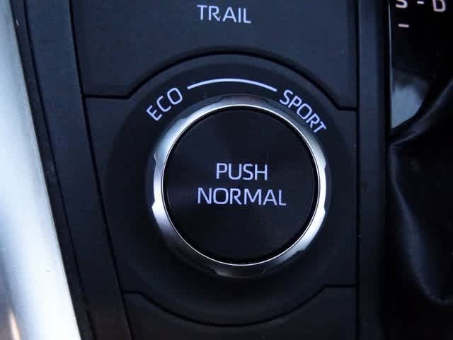 Thumbnail: 2022 Toyota RAV4 - 28