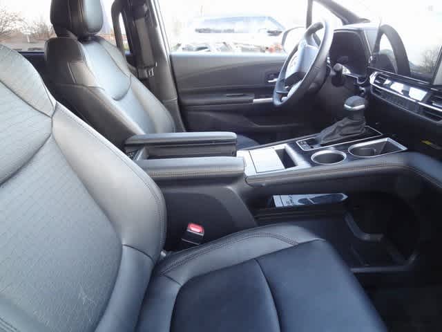 Thumbnail: 2025 Toyota Sienna - 13