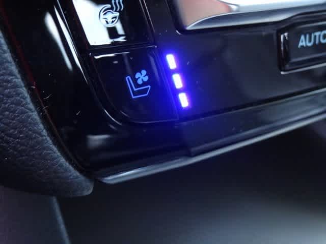 Thumbnail: 2023 Ford Explorer - 31