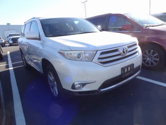 Thumbnail: 2013 Toyota Highlander - 3