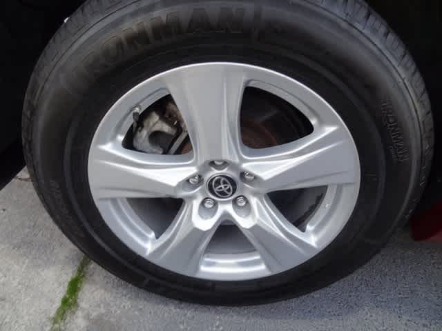 Thumbnail: 2023 Toyota Highlander - 12